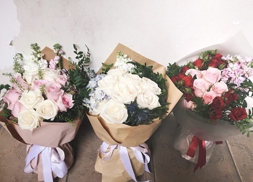 Three bouquet of flowers